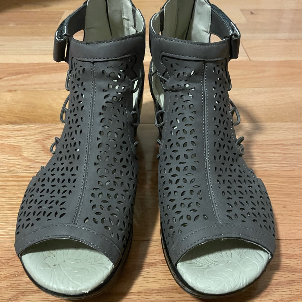 Jambu Nelly sandal